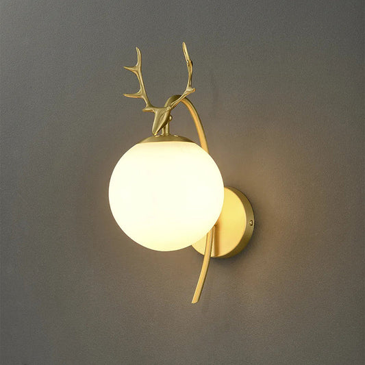 Rund LED Væglampe i Guld og Sort - Elegante Metal og Glas Væglamper til Stue og Soveværelse-1