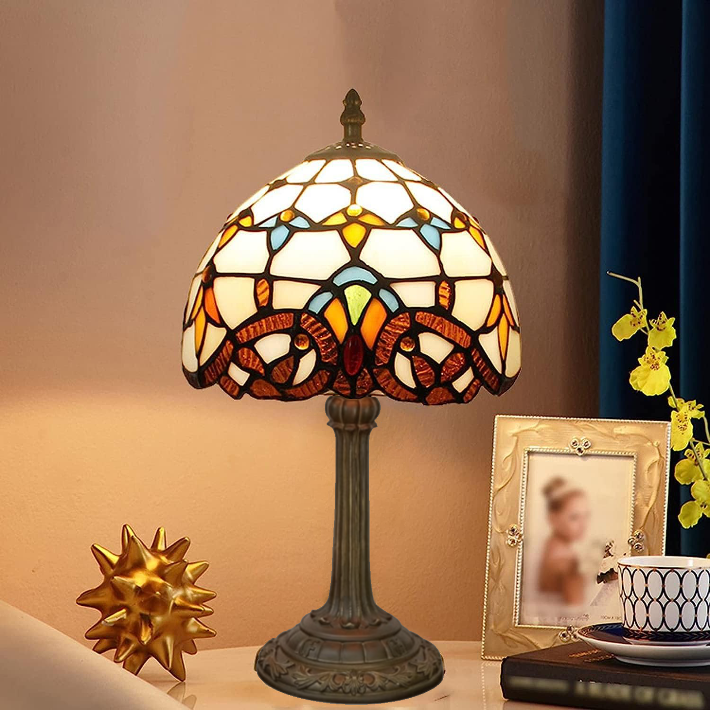 LuminaTiffany - Tiffany-glasbordlampe med smukt farvet glasdesign