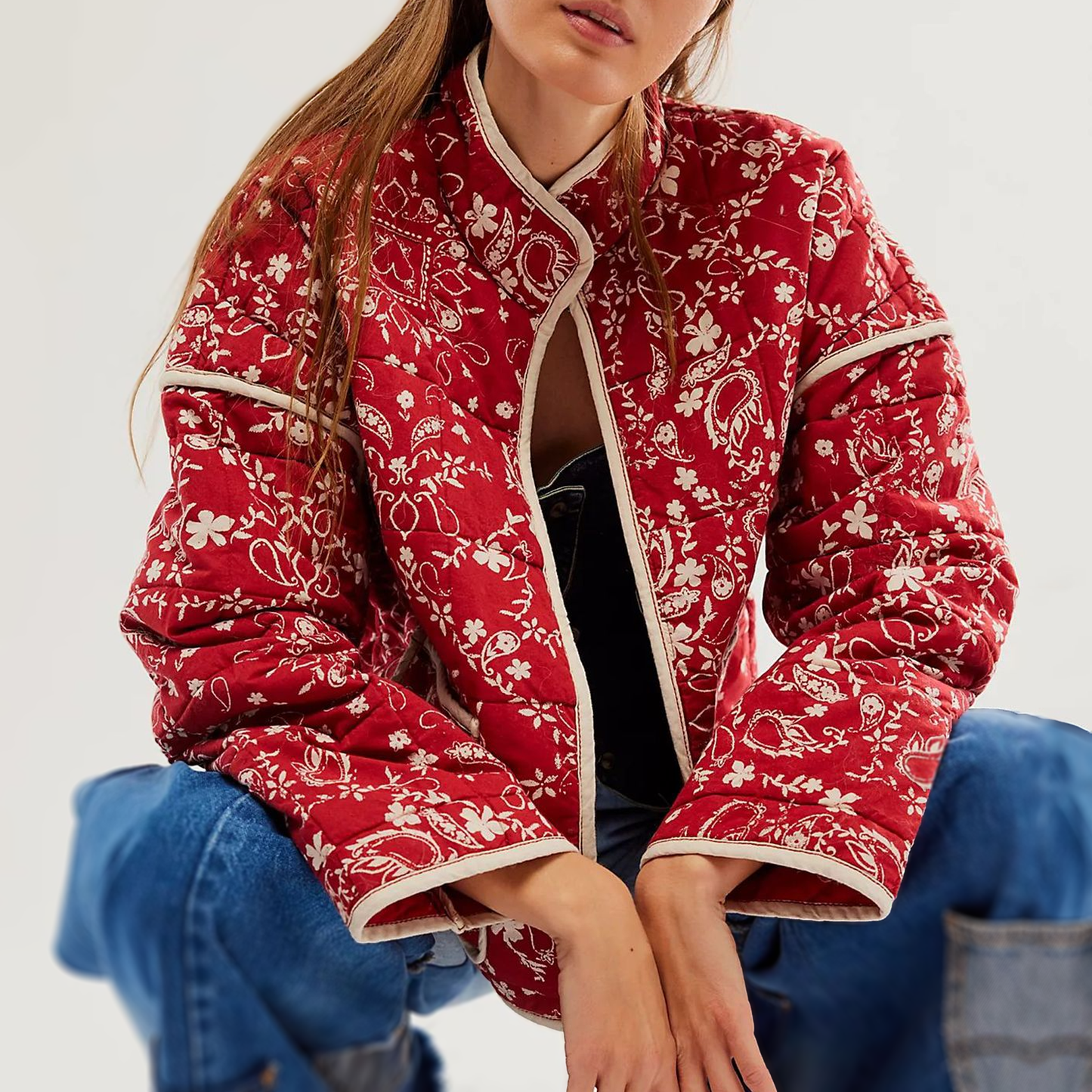Renata - Traditionel quiltet jakke med blomster i moderne stil