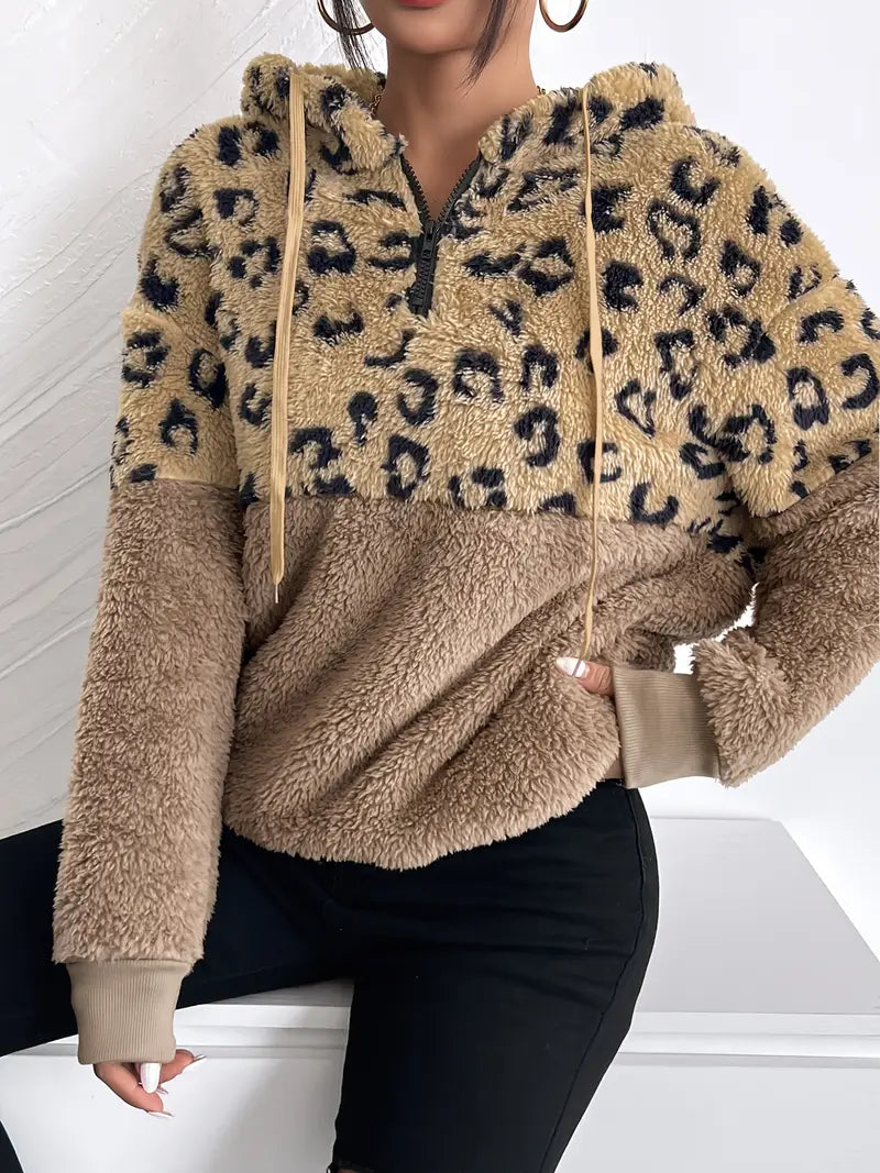 Ula - Moderigtig hættetrøje med leopardprint til kvinder