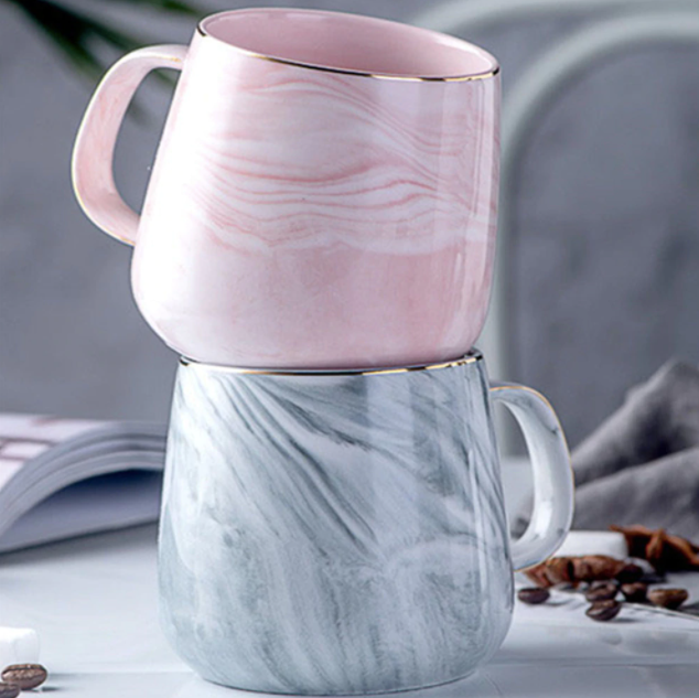 Elegant Marmor Mugg med Guldindlæg – Højkvalitets Keramisk Drikkebæger med Glipfri Greb og Unikt Design-4