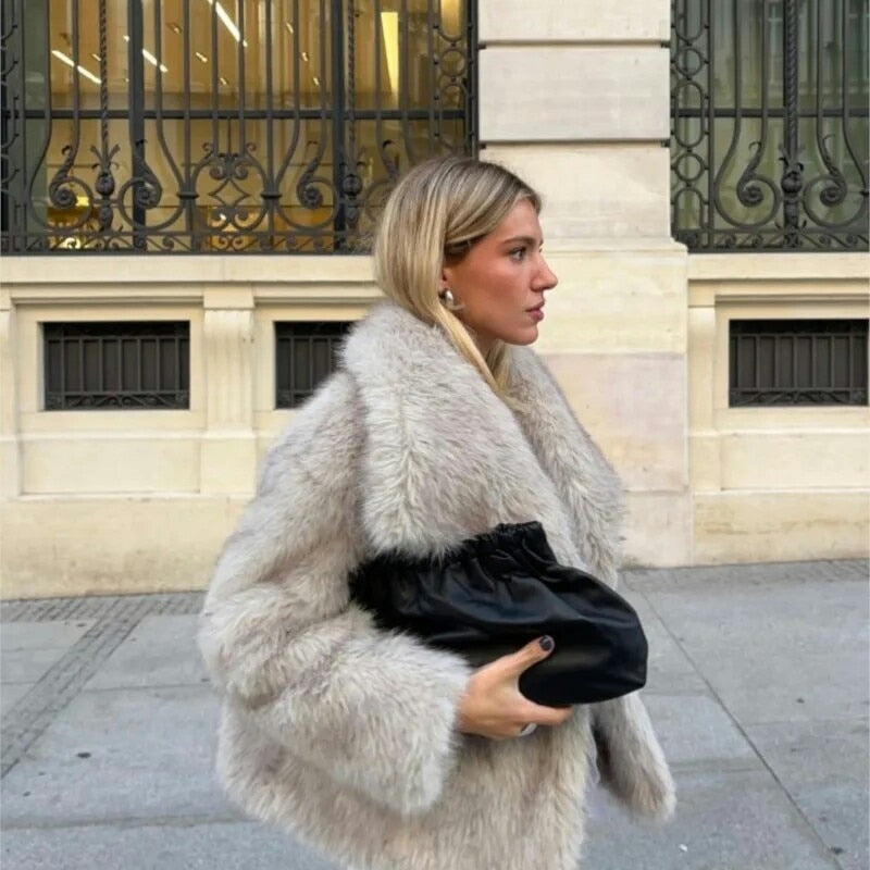Aveline - Fur coat | Den veganske pelsjakke til stilfuld varme