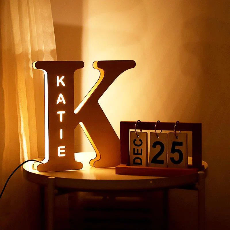 Personlig LED Natlampe til Børn med Blødt Lys og Initialer – Miljøvenligt Vægmonteret Design-2