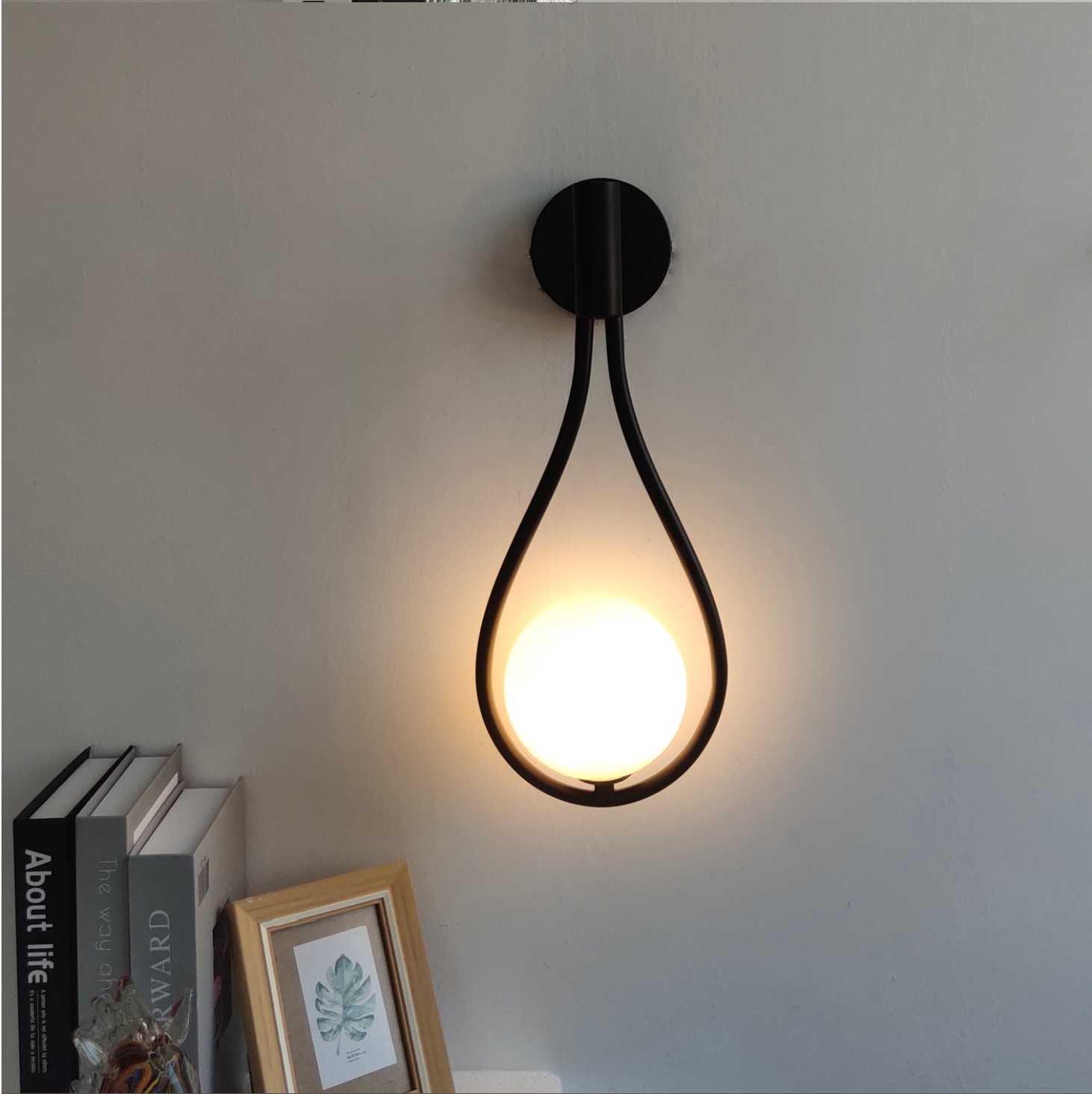 Moderne Væglampe i Sort og Guld – Minimalistisk Design til Stue og Kontor, Stærk Lysudbytte, Jern og Glas-3