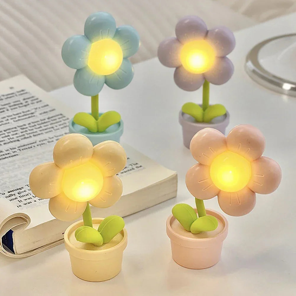 Klein Bordlampe med Blomstedesign og Blødt Lys – Hyggelig Belysning til Stuen eller Soveværelset-2