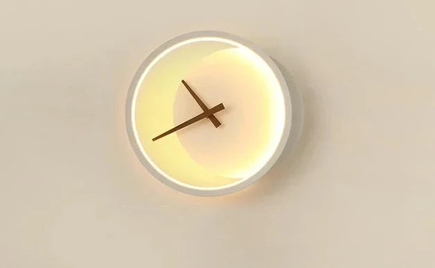 Moderne LED-væglampe med Ur – Minimalistisk Design, Varmt Lys til Soveværelse og Stue-1