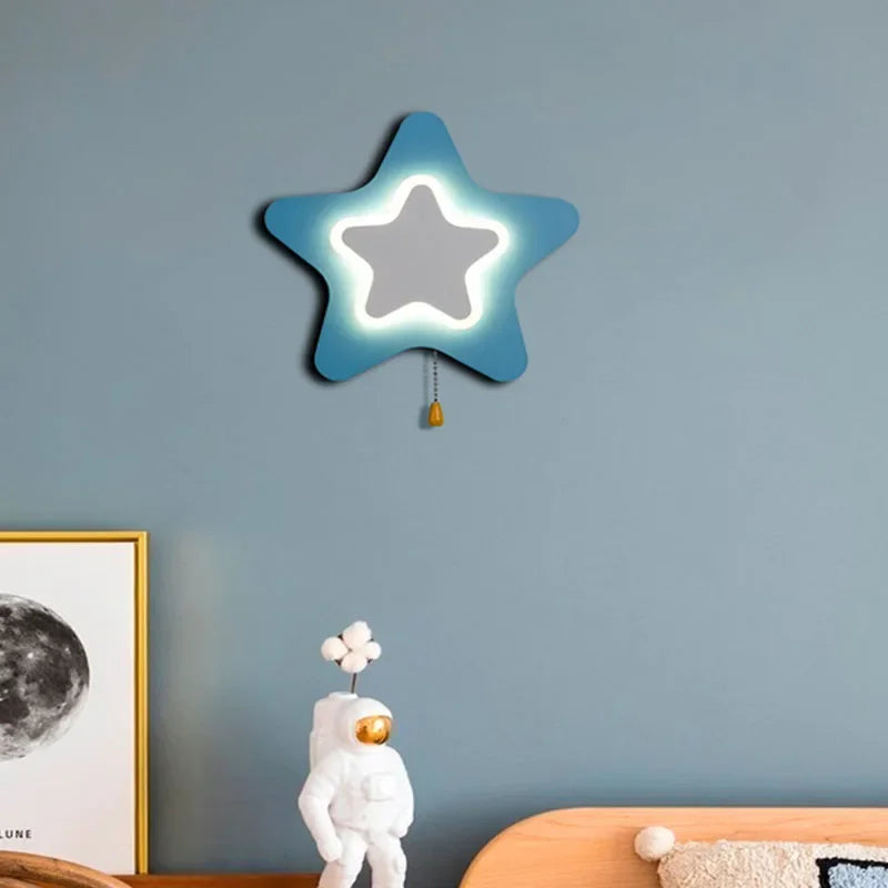 Farverig LED Væglampe til Børneværelser – Energibesparende Belysning med Blødt Lys og Legende Design-2