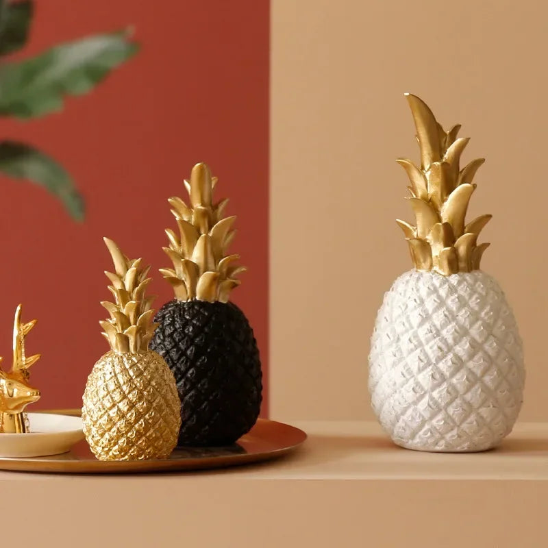 Keramisk Dekorationsstykke i Guld – Elegant Ananas Design til Stilfuld Indretning-2