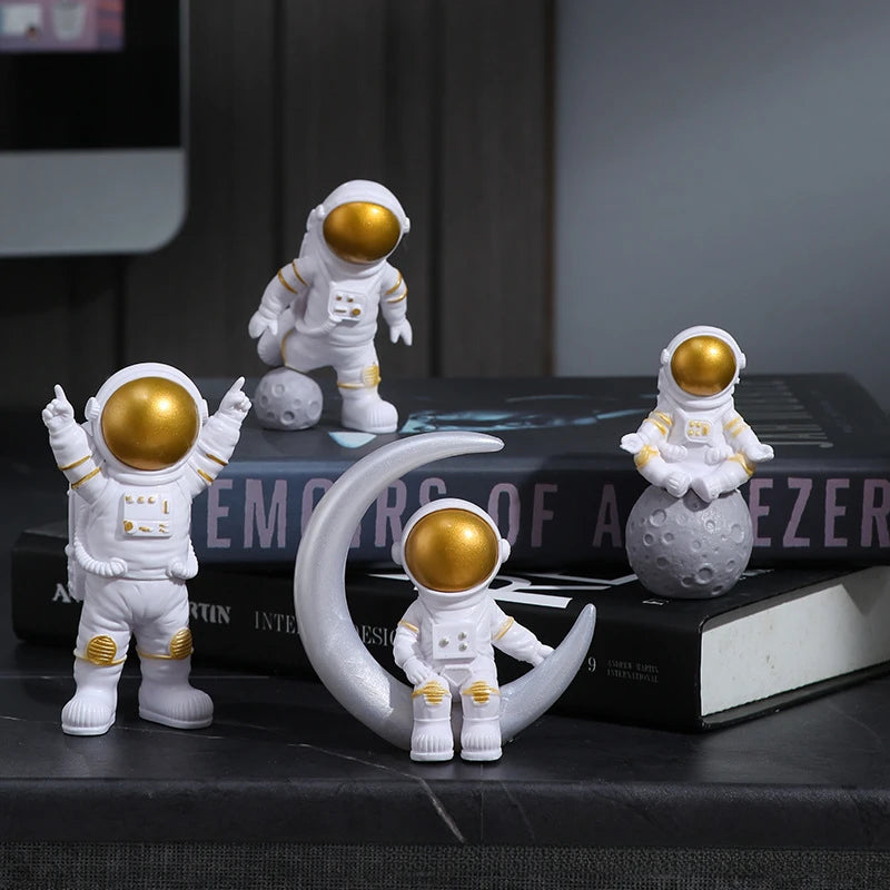 Astronaut Figur | Håndlavet Harsskulptur | Dekoration & Samleobjekt | Til Børn & Voksne