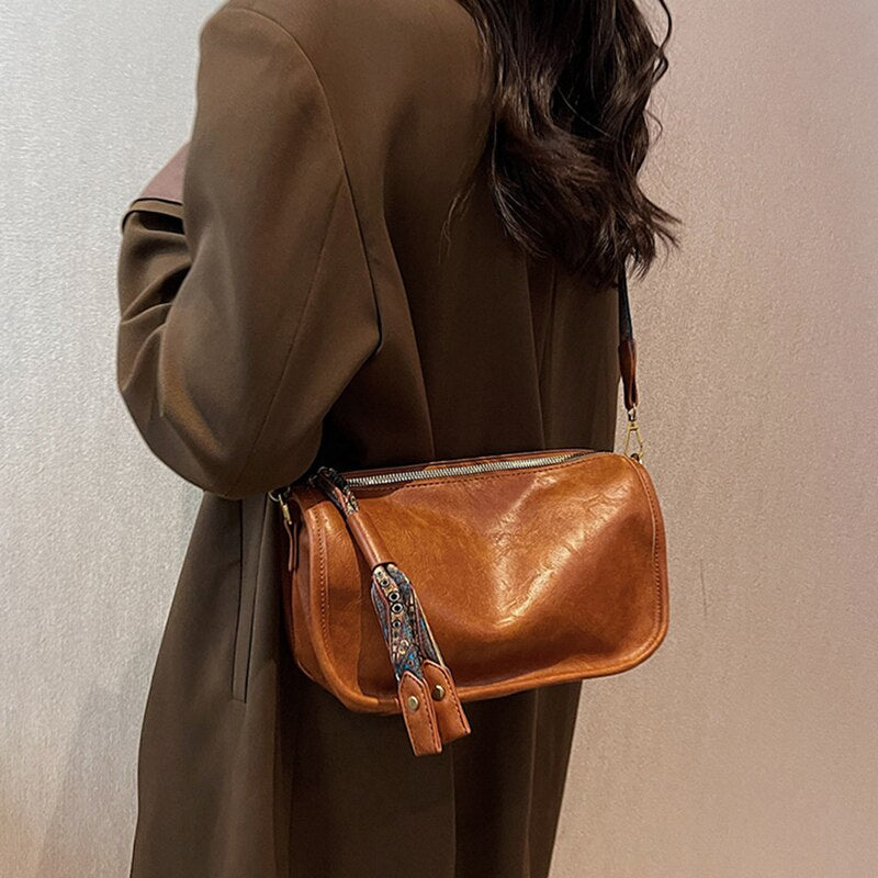 Felina - Crossbody-taske med grafisk mønster