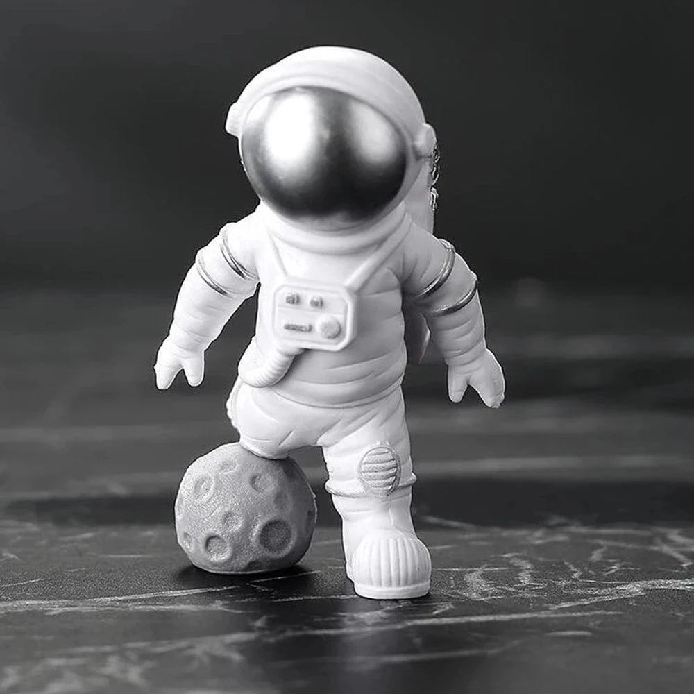 Astronaut Figur | Håndlavet Harsskulptur | Dekoration & Samleobjekt | Til Børn & Voksne