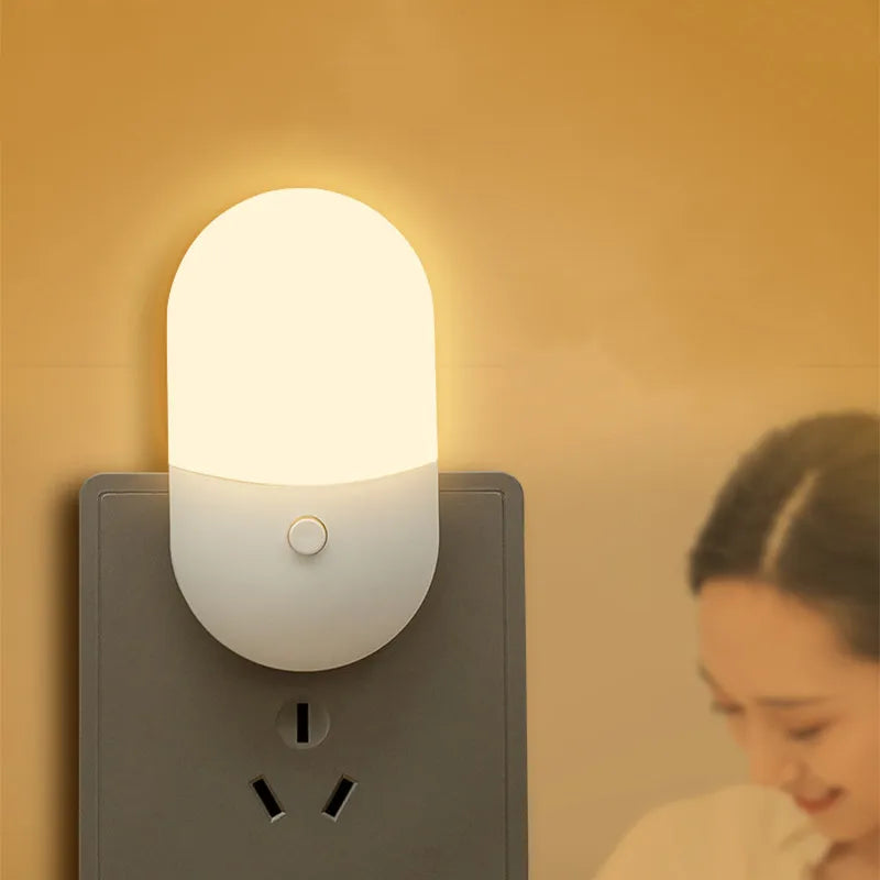 LED Mini Natlampe – Plug-in med Blødt Lys til Børn & Voksne