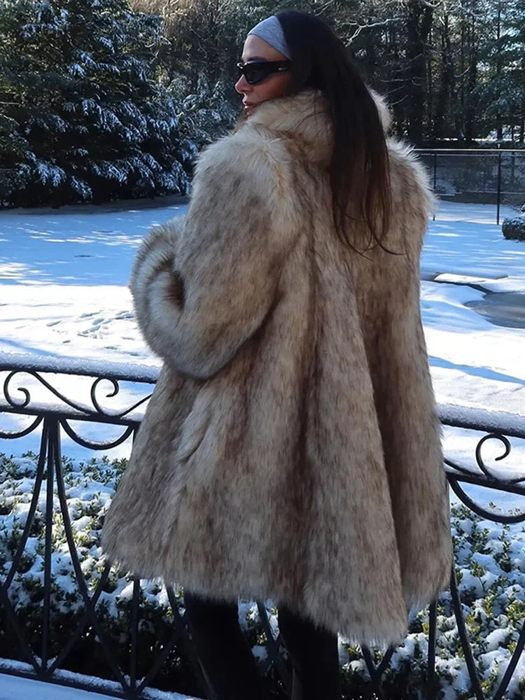 Nadine - Elegant fluffy kunstpelsfrakke med revers til kvinder