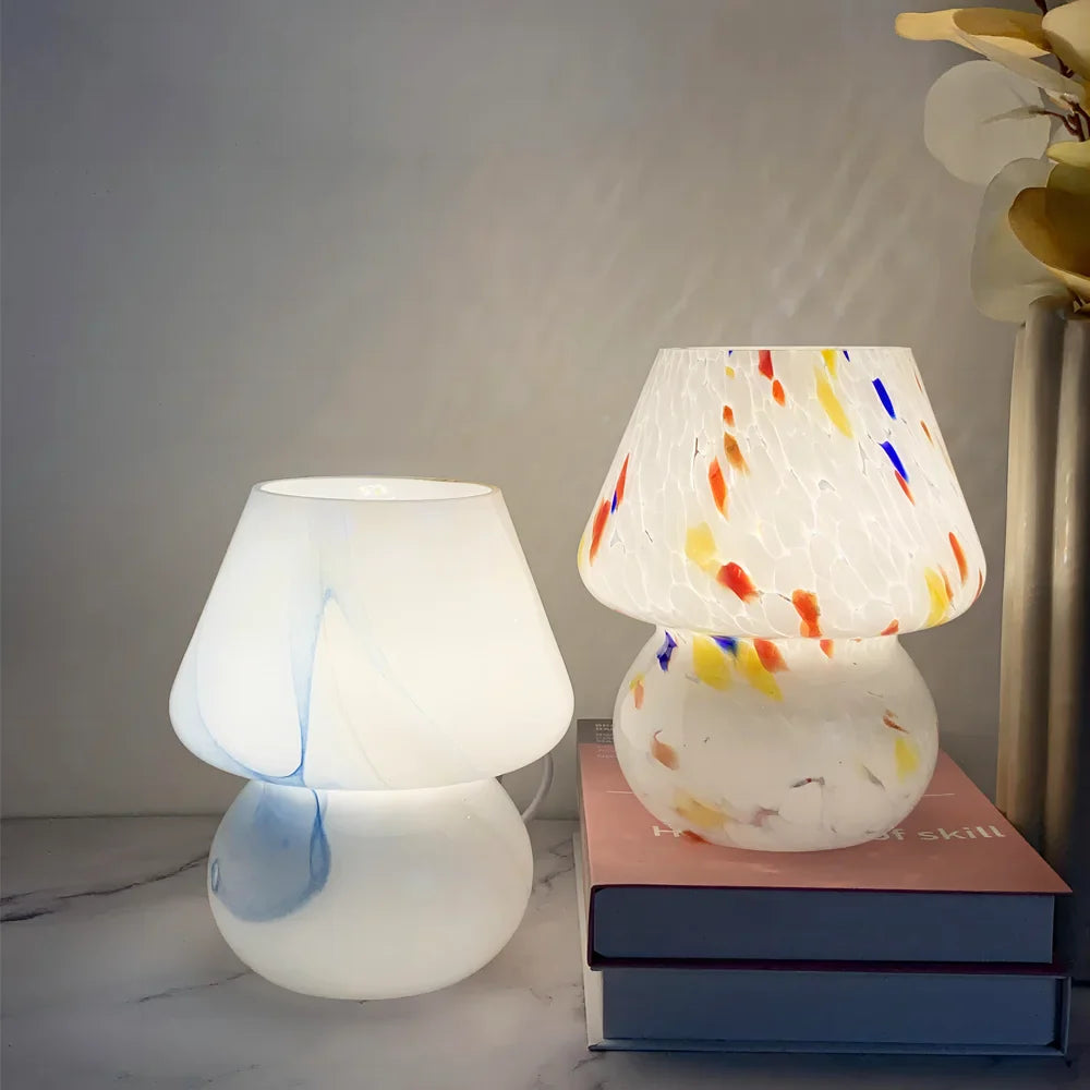 Æstetisk Paddestoelformet Bordlampe i Klar Glas med Blødt Lys – Ideel til Stue og Soveværelse-2