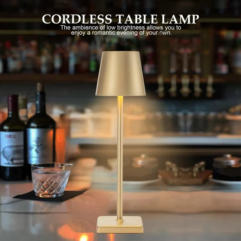 LED Bordlampe m. Touch Sensor | 3 Lysfarver & Dæmpbar | Moderne Nat- & Skrivbordslampe