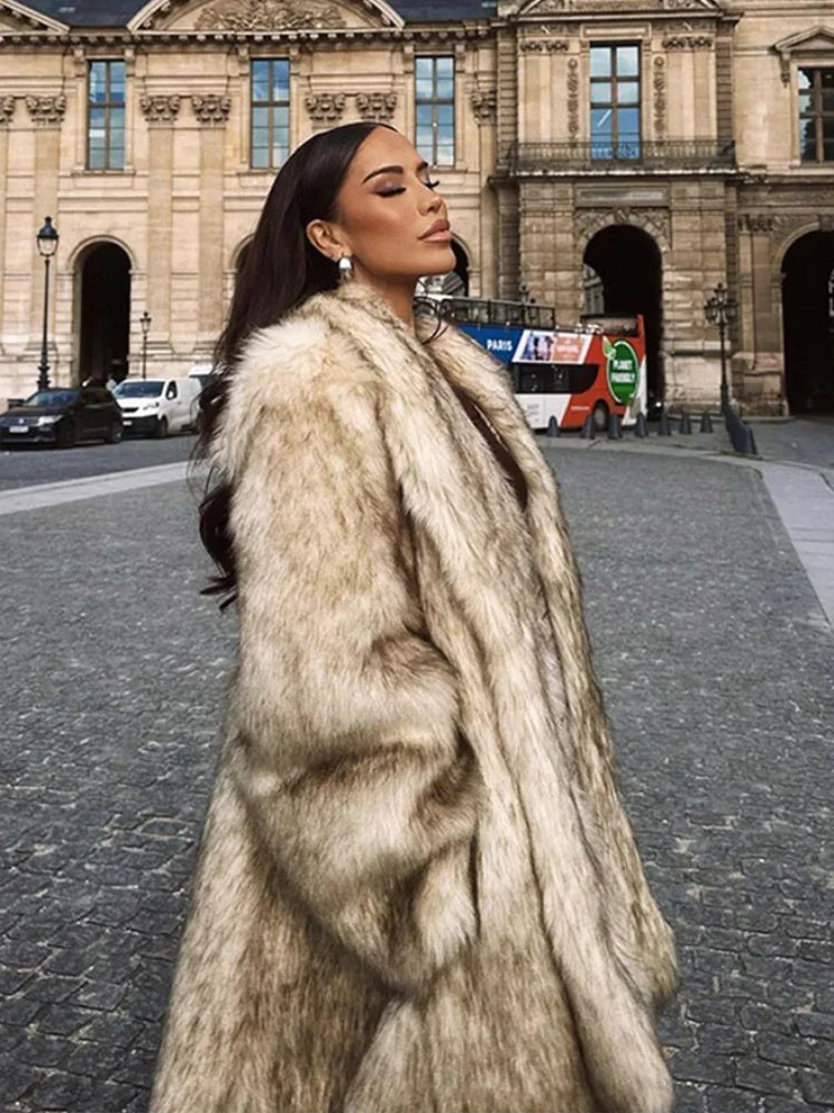 Nadine - Elegant fluffy kunstpelsfrakke med revers til kvinder
