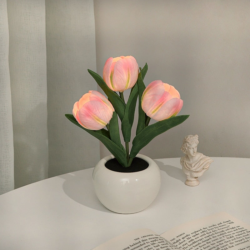 Variant image for Elegant Tulp Nachtlicht med LED Belysning – Varmebestandigt Skum og Tekstil til Hyggelig Atmosfære-3