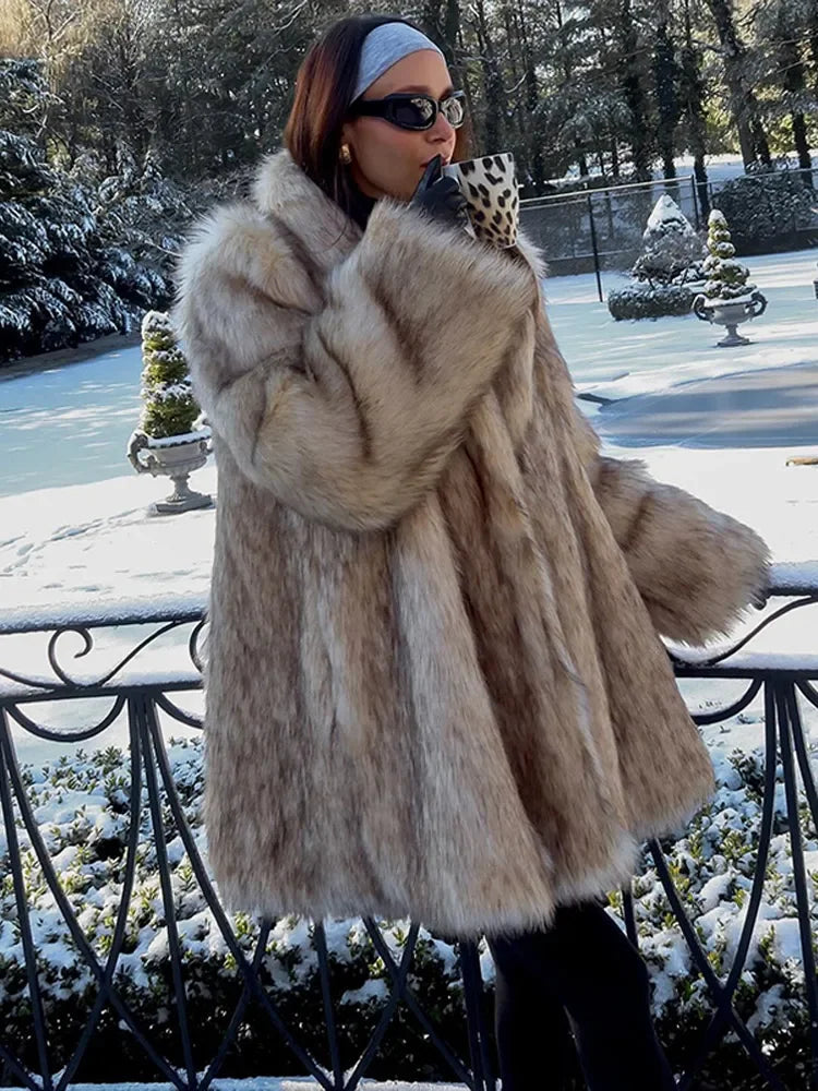 Nadine - Elegant fluffy kunstpelsfrakke med revers til kvinder