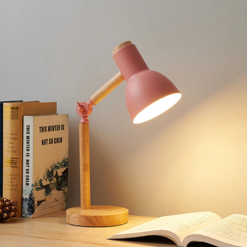 Skandinavisk bordlampe i træ | LED trebenet hoved | Øjenbeskyttelse til læsning og natbord