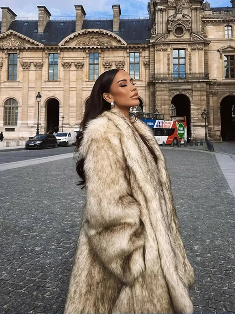 Nadine - Elegant fluffy kunstpelsfrakke med revers til kvinder