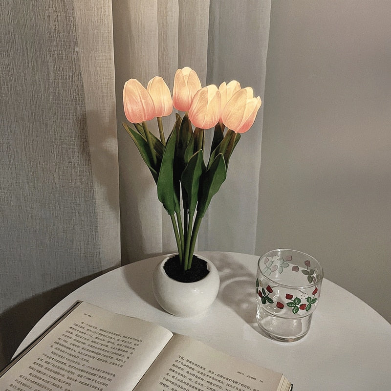Variant image for Elegant Tulp Nachtlicht med LED Belysning – Varmebestandigt Skum og Tekstil til Hyggelig Atmosfære-13