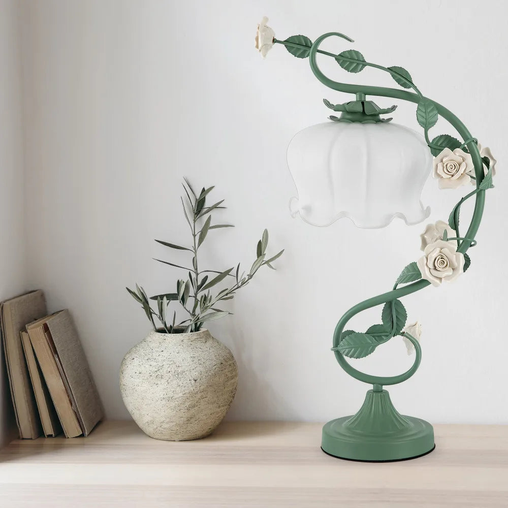 FloraLume - Kunstnerisk skrivebordslampe med blomster fra naturen