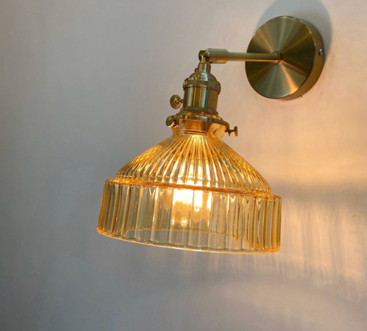 Variant image for Scandinavisk Vintage Væglampe i Glas og Metal – Retro Design til Stue og Hyggelig Belysning-3