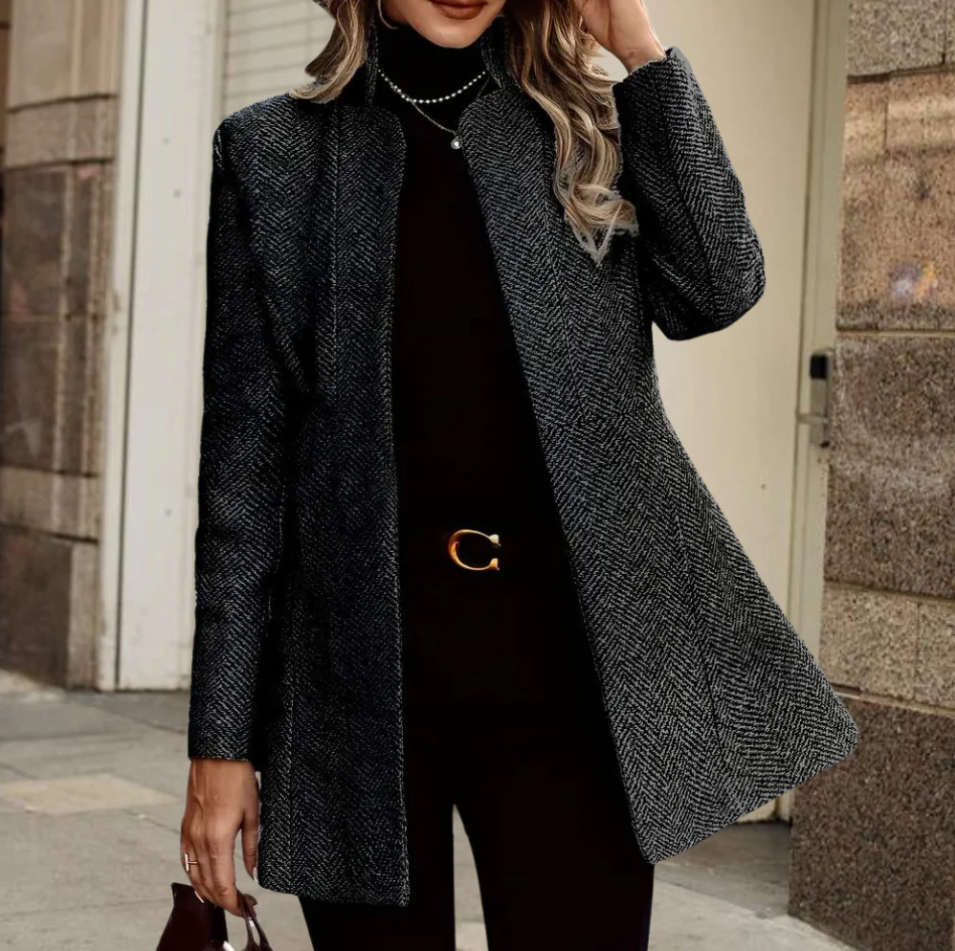 ChicEssentials - Stilfuld blazer til kvinder | Alsidig blazer til enhver lejlighed