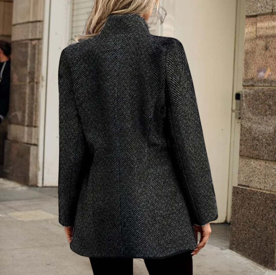 ChicEssentials - Stilfuld blazer til kvinder | Alsidig blazer til enhver lejlighed