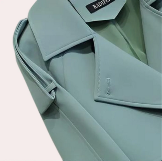 Tiana - Elegant lang trenchcoat til kvinder | Tidløs elegance til enhver lejlighed