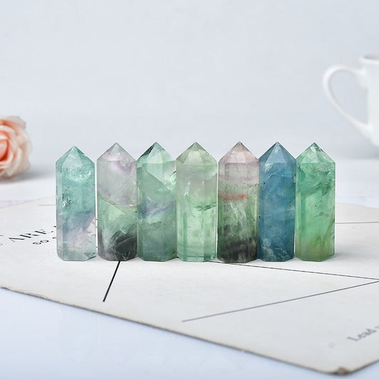 Regenboog Fluoriet Helende Toren til Meditation – Unik Naturlig Krystal med Positiv Energi og Farverige Mønstre-1