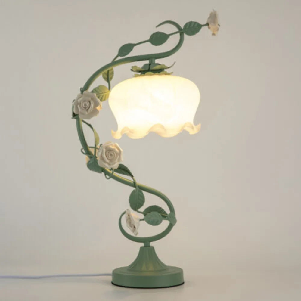 FloraLume - Kunstnerisk skrivebordslampe med blomster fra naturen