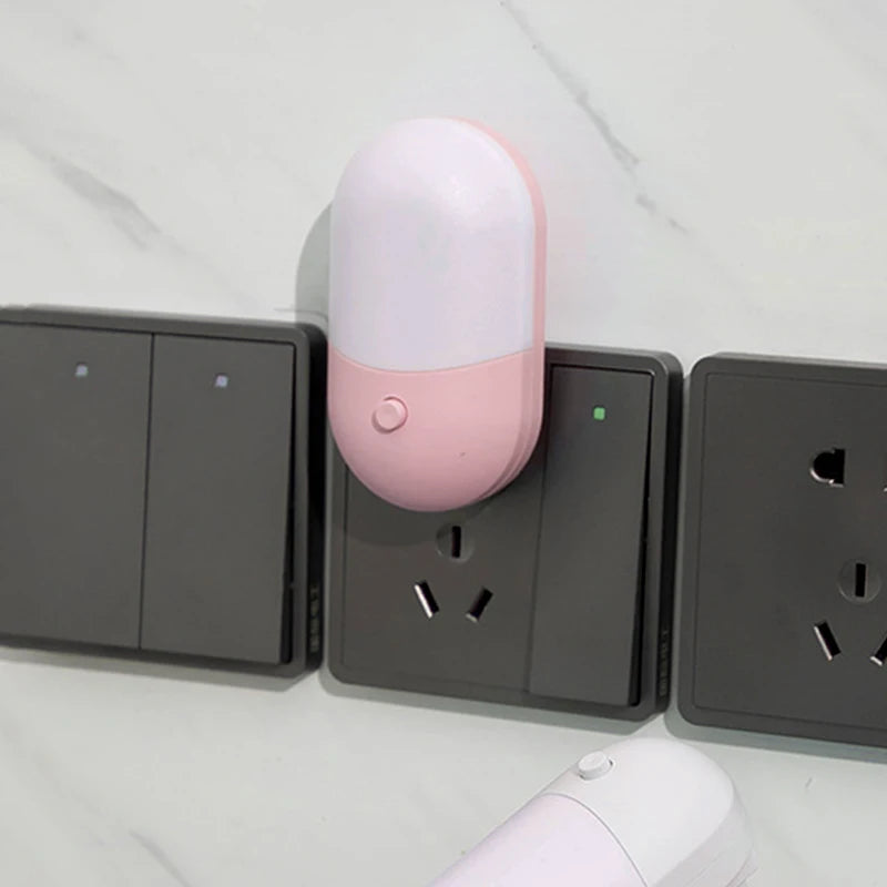 LED Mini Natlampe – Plug-in med Blødt Lys til Børn & Voksne