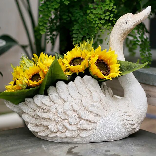 Variant image for Swan Elegance Haveplantekruk - Elegant Magnesiumoxid Plantekrukke til Haven, Fås i Lille og Stor Størrelse-2