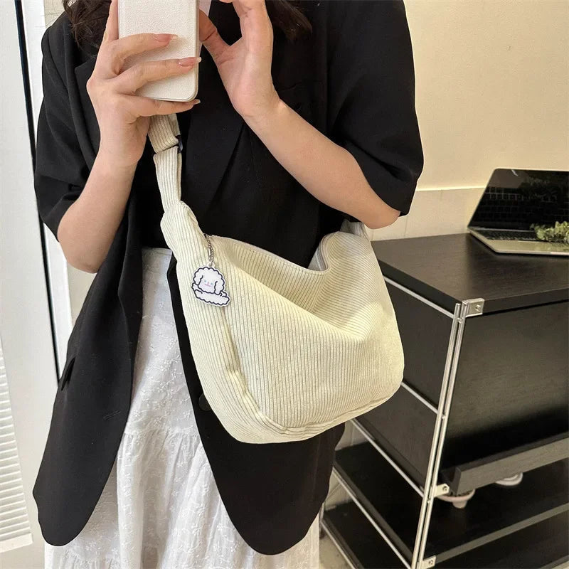 Stor Skuldertaske Dame i Cordura – Rummelig Crossbody Taske til Hverdag og Fritid-3