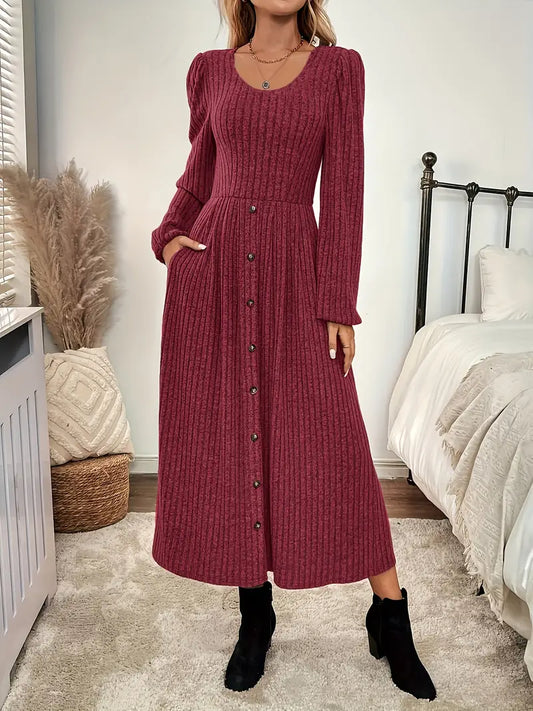 Freyja - Elegant A-line strikkjole til kvinder