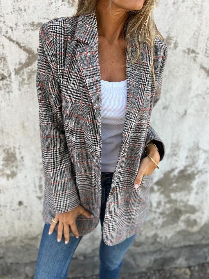 Scarlett - Stilfuld vinterblazer til kvinder med klassisk ternet mønster og skræddersyet snit