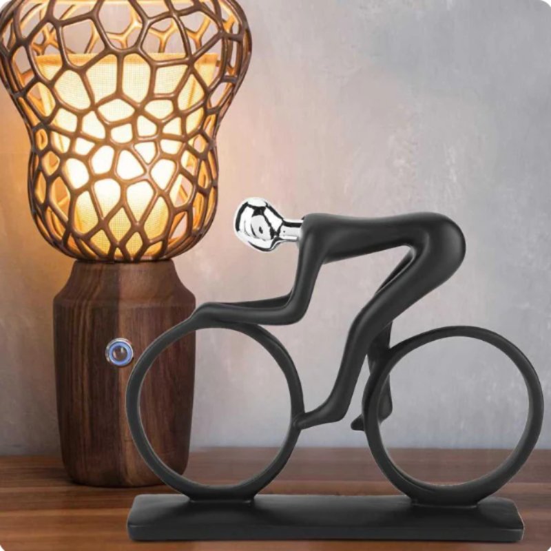 Elegante Cyklist Skulptur i Guld og Sølv – Håndlavet Harpiks Dekoration til Indendørs og Udendørs Brug-2