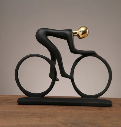 Elegante Cyklist Skulptur i Guld og Sølv – Håndlavet Harpiks Dekoration til Indendørs og Udendørs Brug-1