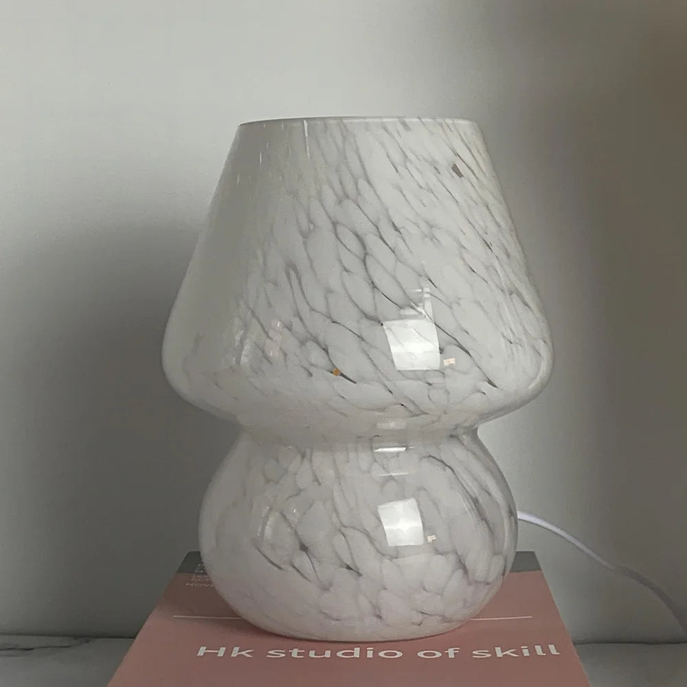 Æstetisk Paddestoelformet Bordlampe i Klar Glas med Blødt Lys – Ideel til Stue og Soveværelse-1