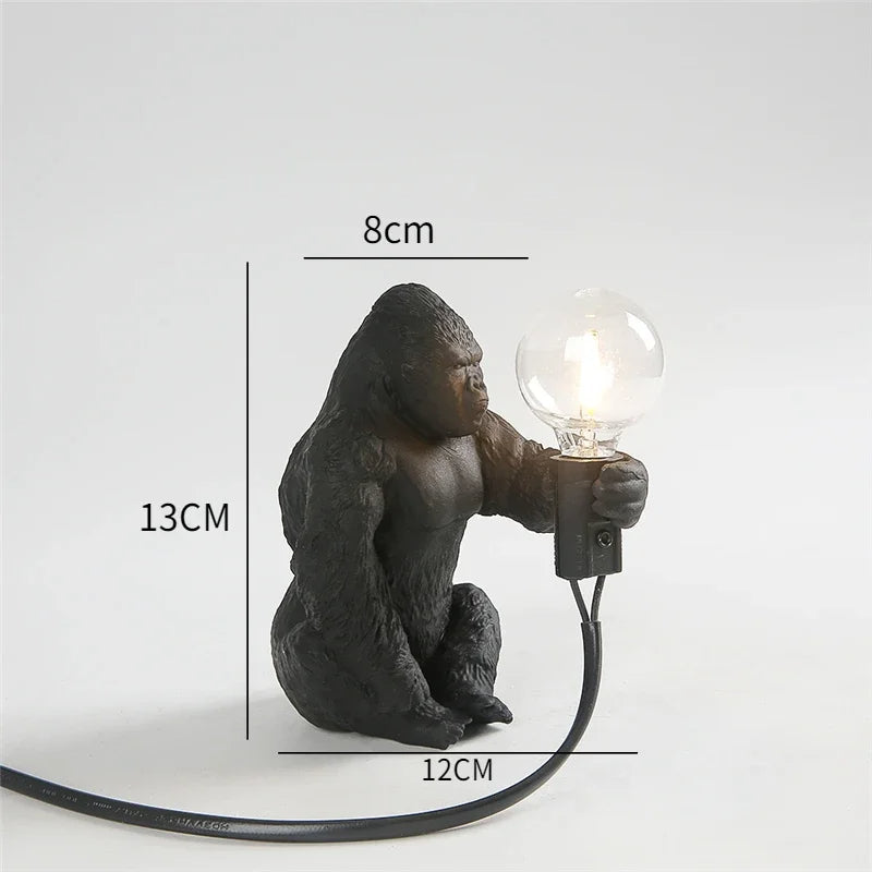 Variant image for Moderne Mini Gorilla Bordlampe – Legende Design til Børneværelser og Skriveborde, Hars, 25 cm Høj, Sort/Hvid-3
