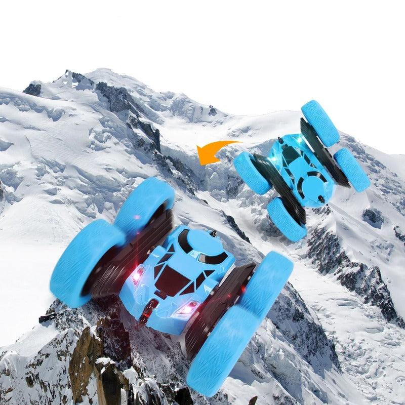 ActionRacer - Dobbeltsidet stunt-RC racerbil med fjernbetjening