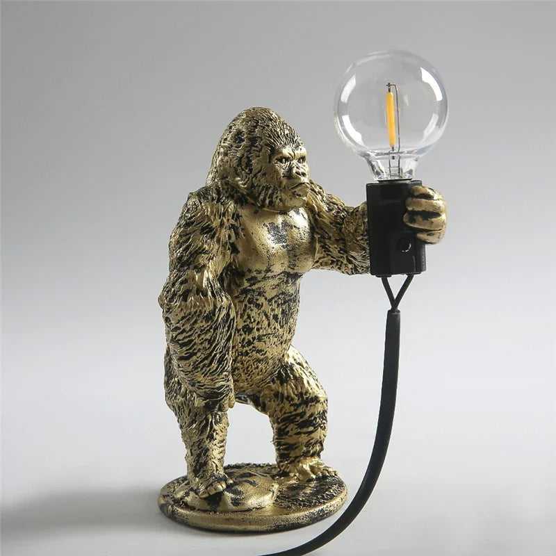 Variant image for Moderne Mini Gorilla Bordlampe – Legende Design til Børneværelser og Skriveborde, Hars, 25 cm Høj, Sort/Hvid-6