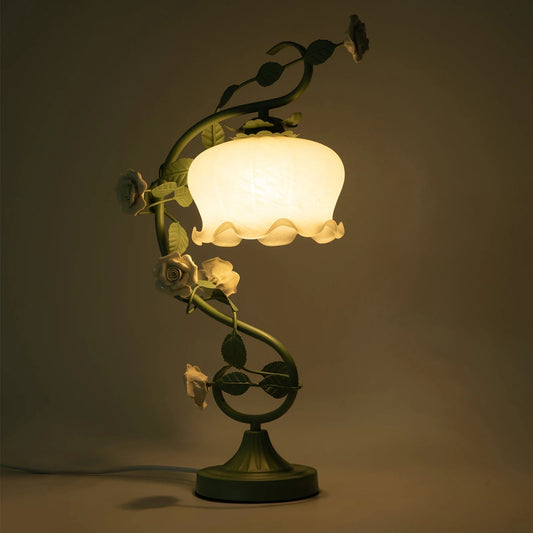 FloraLume - Kunstnerisk skrivebordslampe med blomster fra naturen