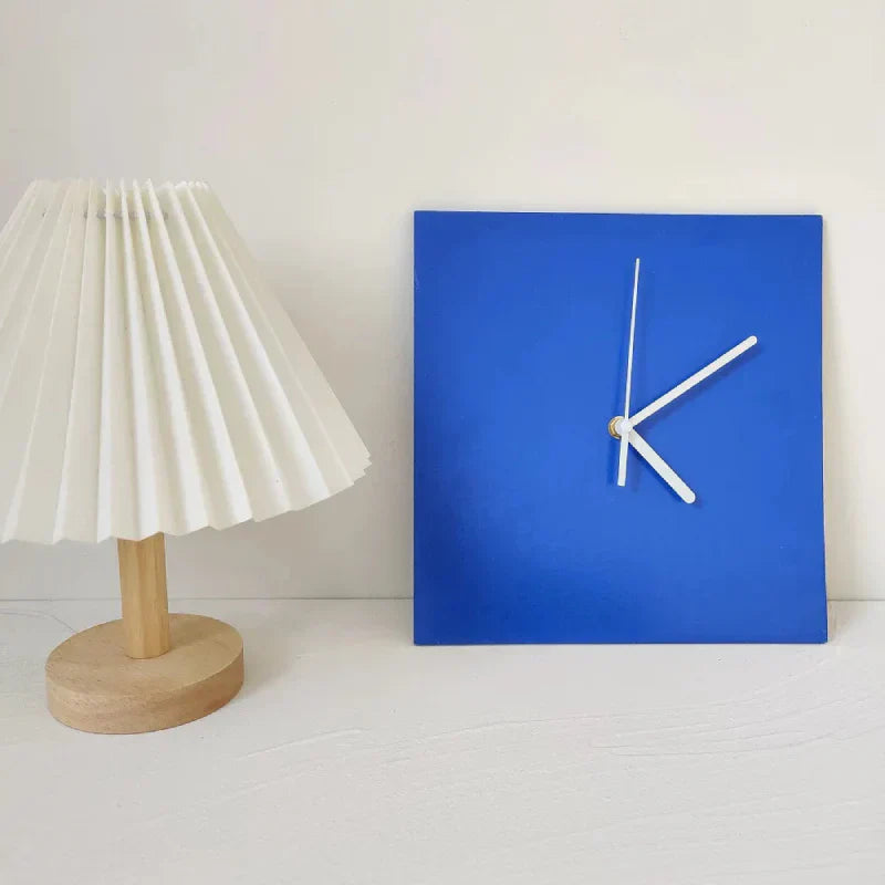 CobaltTick | Klassisk blåt geometrisk vægur - Moderne dekorativt design, minimalistisk vægdekoration