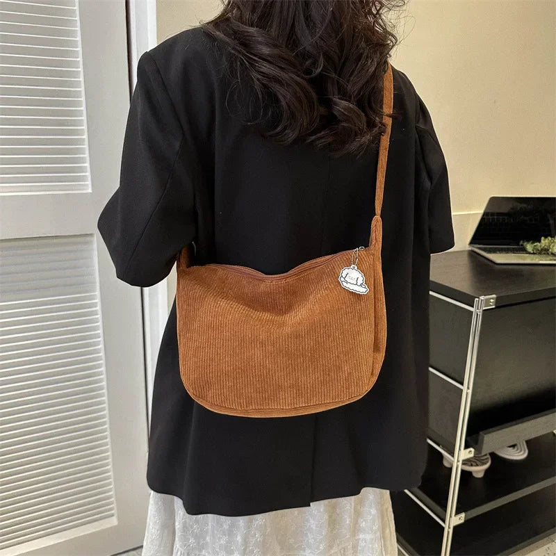 Stor Skuldertaske Dame i Cordura – Rummelig Crossbody Taske til Hverdag og Fritid-4
