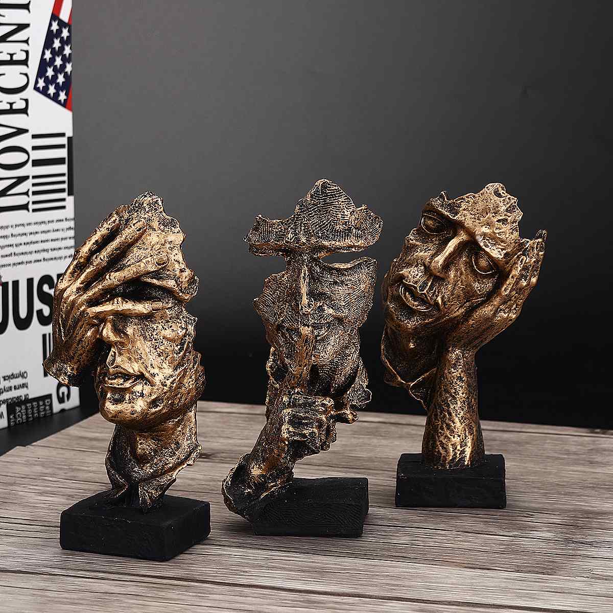 Variant image for Abstrakt Guld Skulptur i Høj Kvalitet – Unik Indretning til Moderne og Klassiske Rum-4