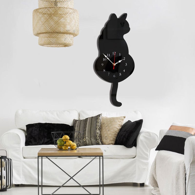 PurrTime - vægur med nordisk kat - legesygt og stilfuldt