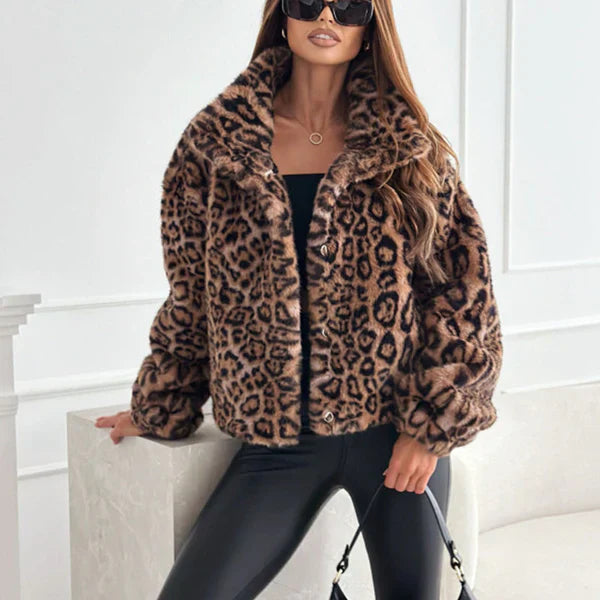 Nova - Fluffy jakke med leopardprint til kvinder